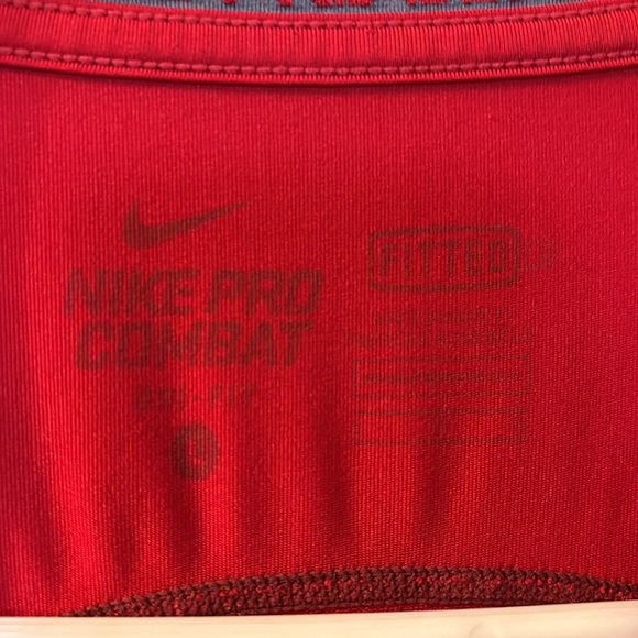 Nike pro combat fitted tee size large - Picture 4 of 8